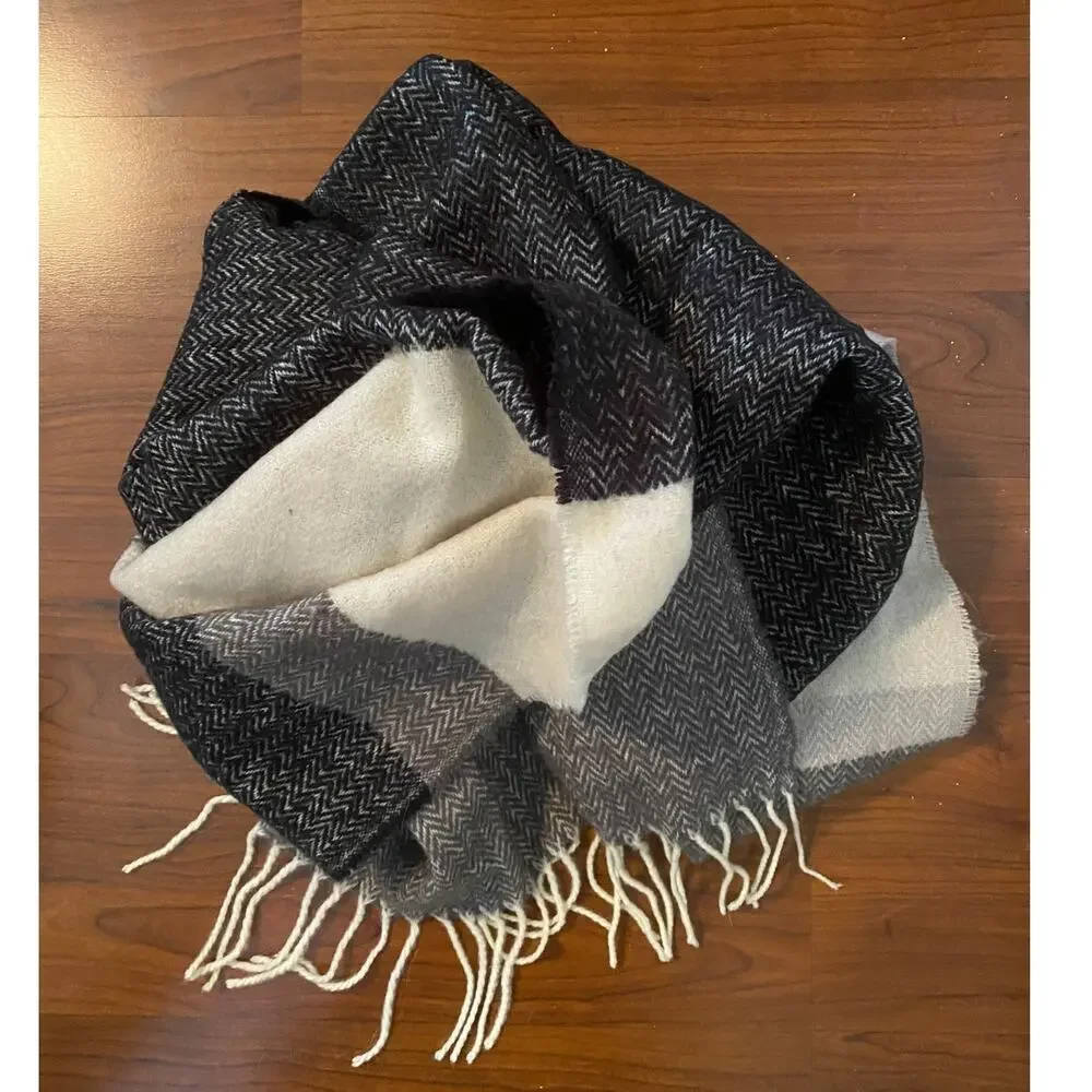 Madison 88 Blanket Scarf Gray Black Cream Colorblock Stripe Fringe